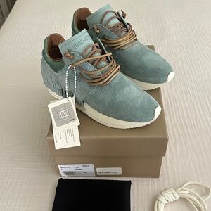 Women’s Esse ut Esse fringed sneakers